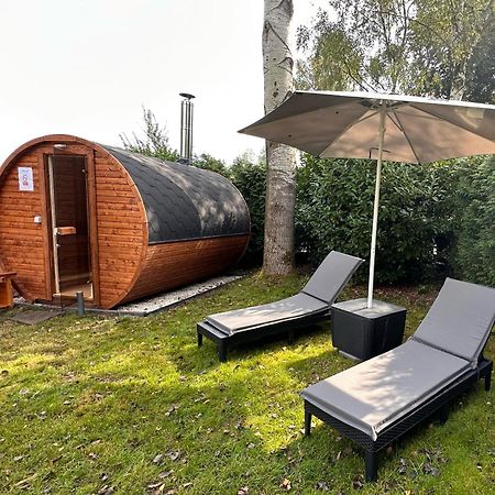 Veluwe Vakanties: Chalet Retreat with Private Sauna in National Park Putten Exterior photo
