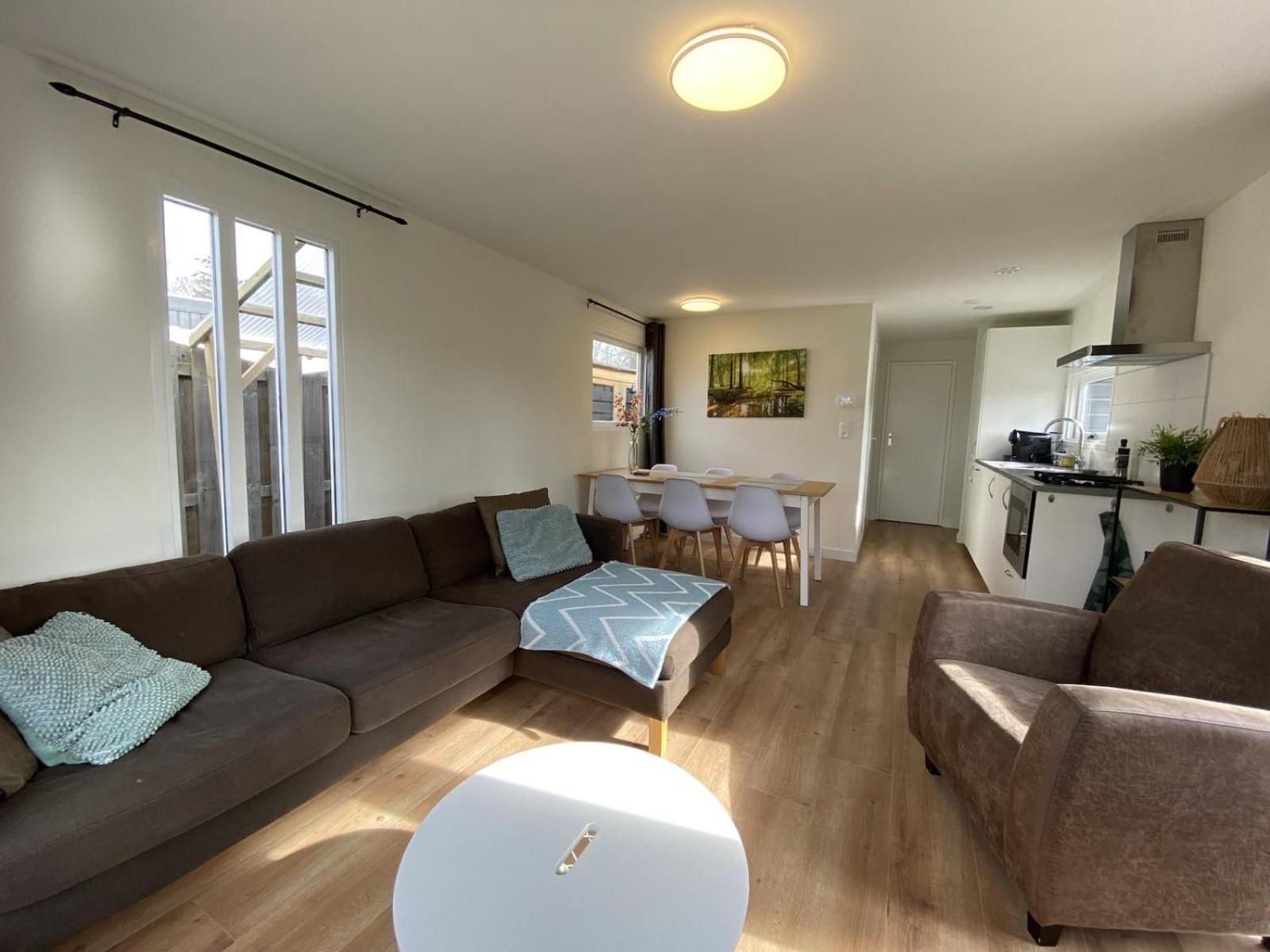 Veluwe Vakanties: Chalet Retreat with Private Sauna in National Park Putten Exterior photo