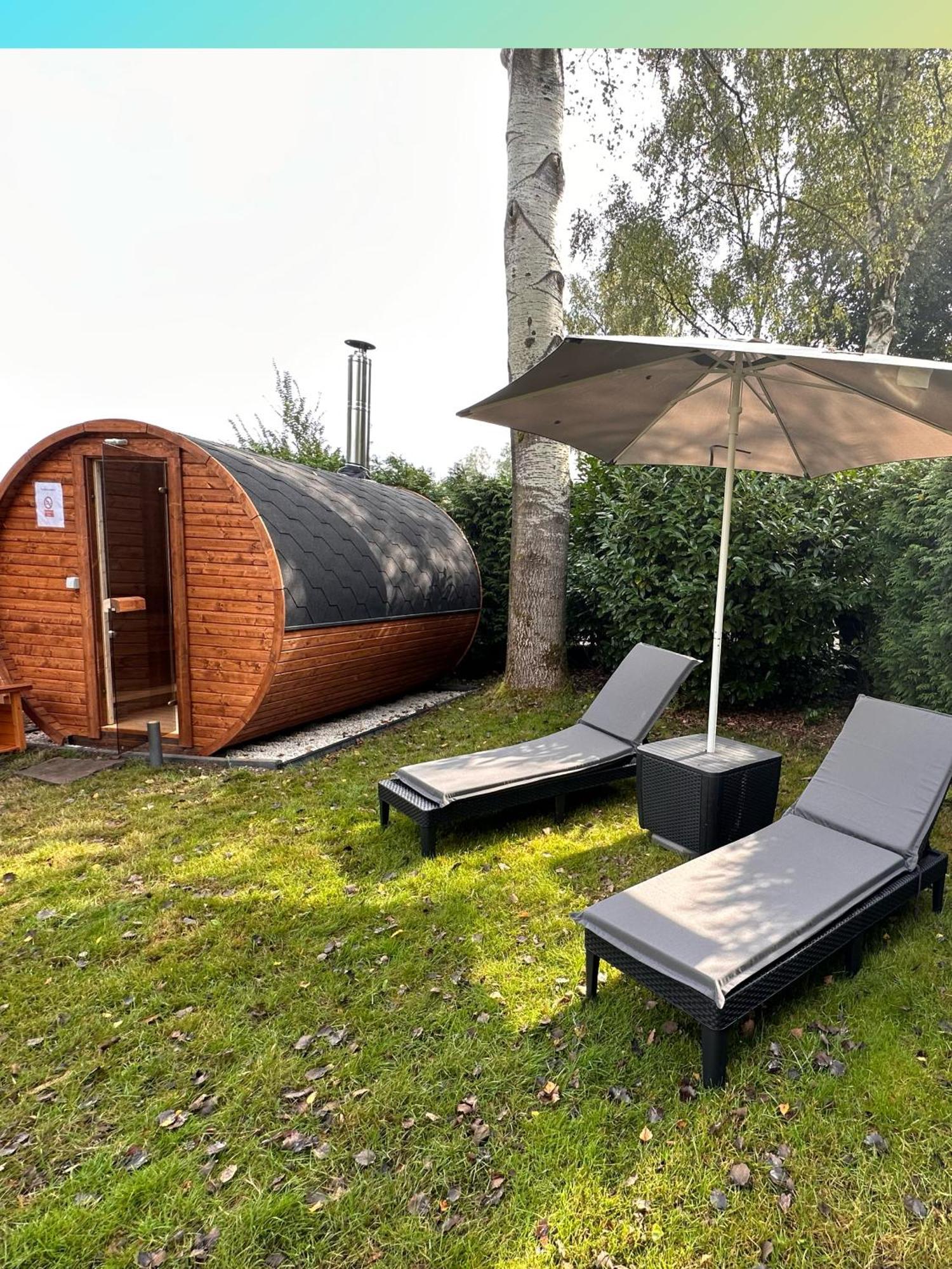 Veluwe Vakanties: Chalet Retreat with Private Sauna in National Park Putten Exterior photo