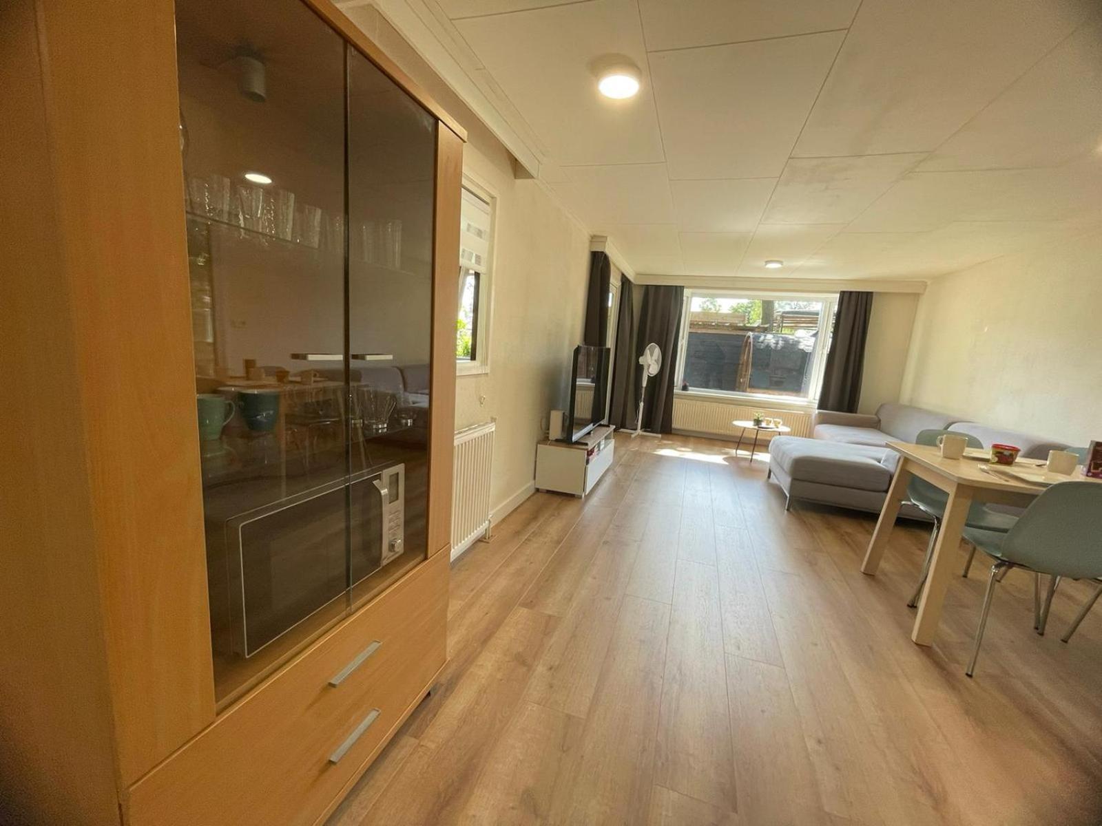 Veluwe Vakanties: Chalet Retreat with Private Sauna in National Park Putten Exterior photo